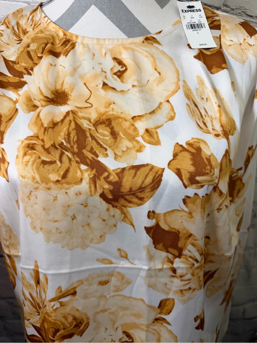 Express Blouse - Picture 2 of 8
